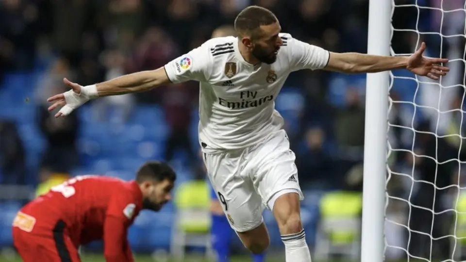 Real Madrid: Benzema y Courtois, recibieron premios a jugadores del mes de enero y junio