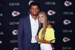 Patrick Mahomes: Le propuso matrimonio a su novia de secundaria