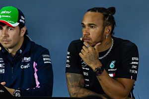 Hamilton sobre llegada de Checo Pérez a Red Bull: 'Nos lo pondrá más difícil'