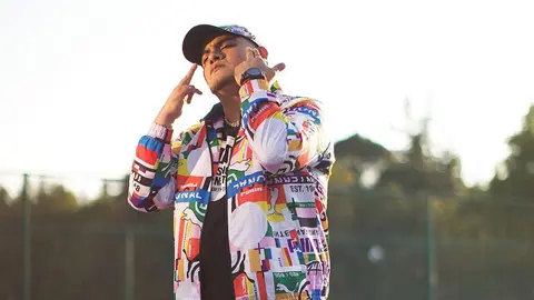Aczino presume todo su 'flow mexa' y se sumerge en los orígenes del movimiento urbano