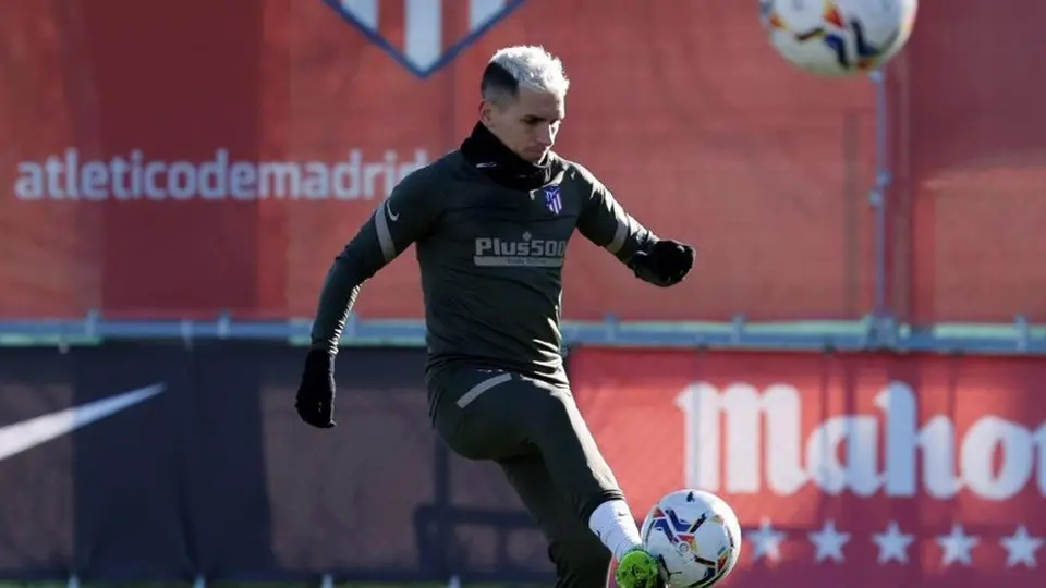 Lucas Torreira: 'No quiero jugar más en Europa, me quiero ir a Boca Jrs.'