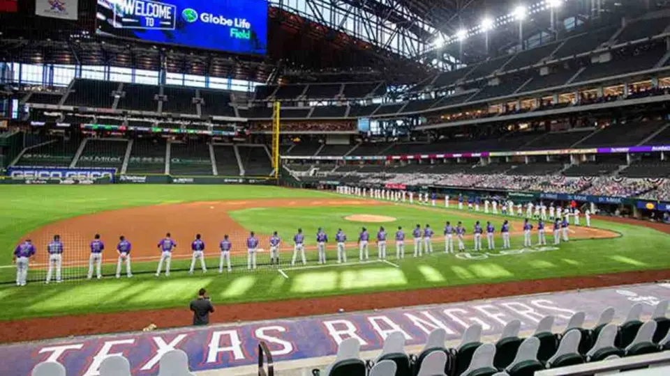 MLB: Joe Biden reprobó a Rangers por permitir lleno en el Globe Life Field