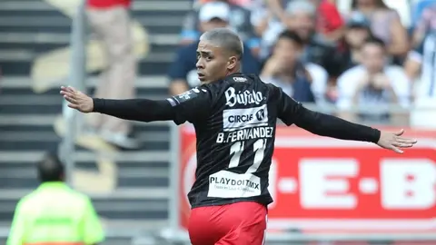 Brian Fernández, de 'romperla' en Necaxa a jugar en la Segunda de Argentina