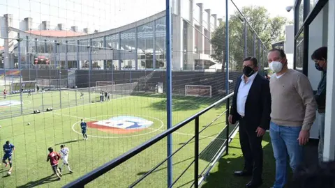 Piojo Herrera: Inauguró junto al Alcalde cancha deportiva en la Benito Juárez