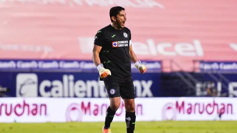 Cruz Azul: Corona, a dos penales atajados de alcanzar récord de Oswaldo Sánchez
