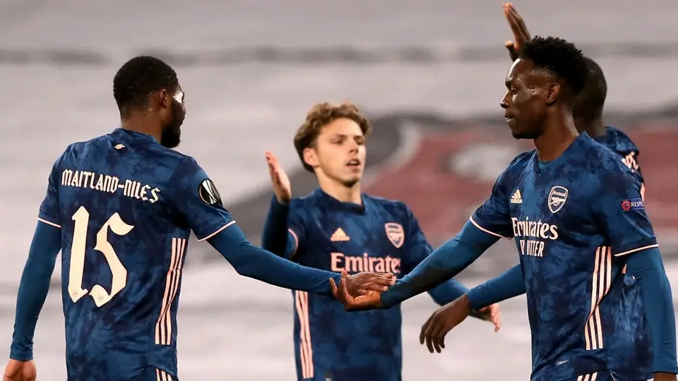Arsenal goleó a Dundalk y cerró perfecto la Fase de Grupos de Europa League