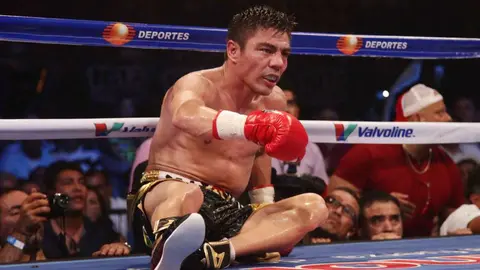 Travieso Arce: El día que quedó 'noqueado' fuera del ring