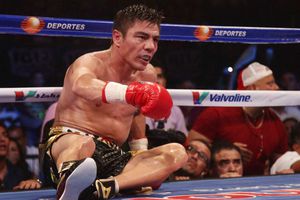 Travieso Arce: El día que quedó 'noqueado' fuera del ring