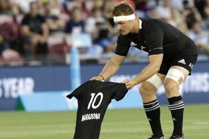 Maradona: All Blacks realizaron emotivo Haka en memoria del Pelusa