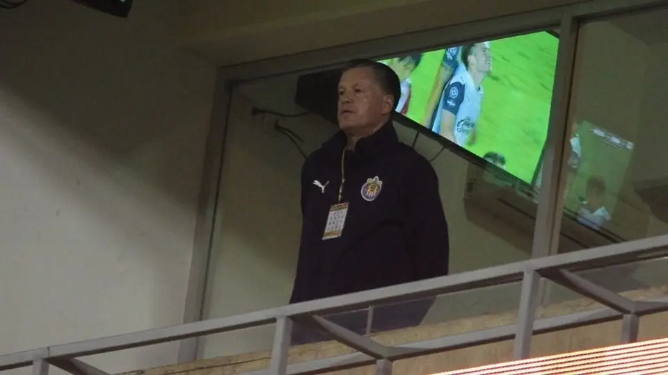 Chivas: Ricardo Peláez, molesto y desesperado por la actuación del Rebaño
