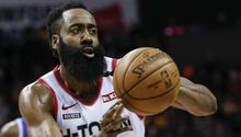NBA: Harden llegó a Florida con polémico cubrebocas a favor de los policías