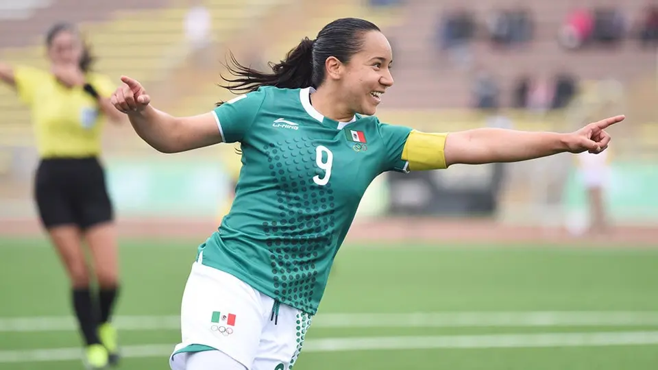 Charlyn Corral: 'Extraño volver a ponerme la playera del Tri'