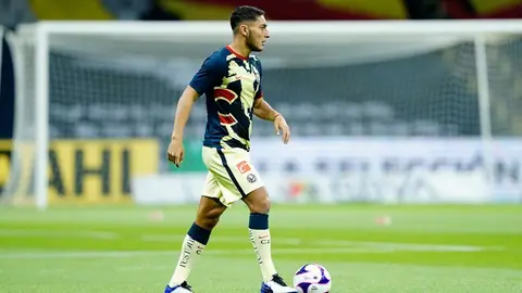 Clásico Nacional: Hermana de Sebastián Cáceres comenzó a calentar el partido