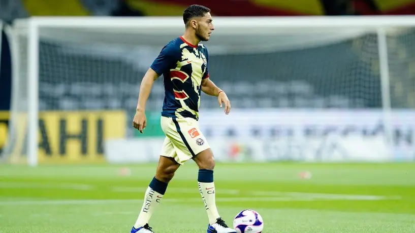 Clásico Nacional: Hermana de Sebastián Cáceres comenzó a calentar el partido