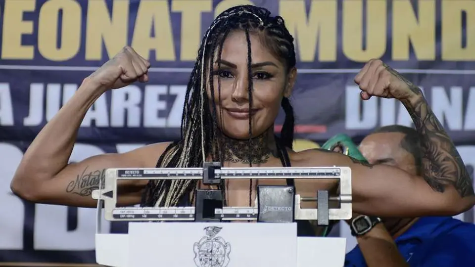 Barby Juárez tendrá revancha con Cobrita Luna tras polémica de guantes