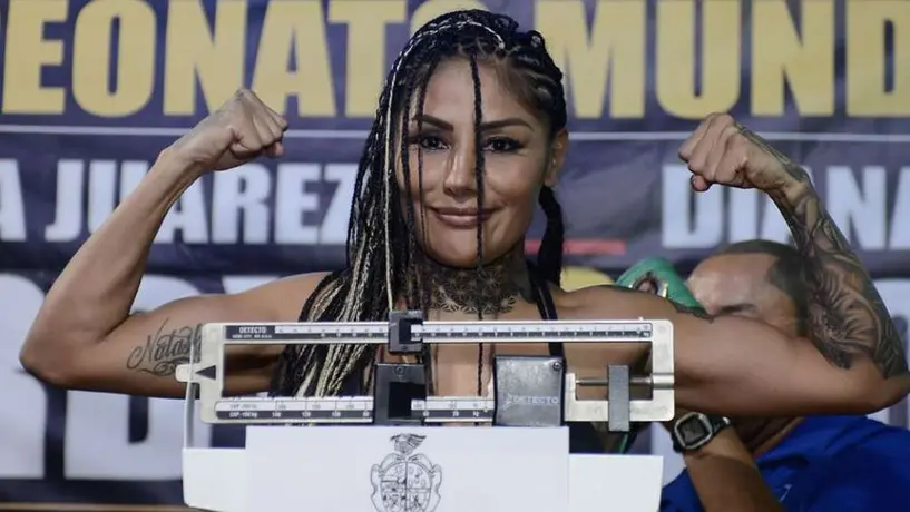 Barby Juárez tendrá revancha con Cobrita Luna tras polémica de guantes