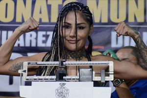 Barby Juárez tendrá revancha con Cobrita Luna tras polémica de guantes