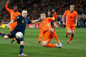 Hijo de Iniesta recreó el gol de su padre de la Final del Mundial de 2010