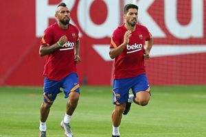 Video: Luis Suárez es motivo de burlas por no poder correr