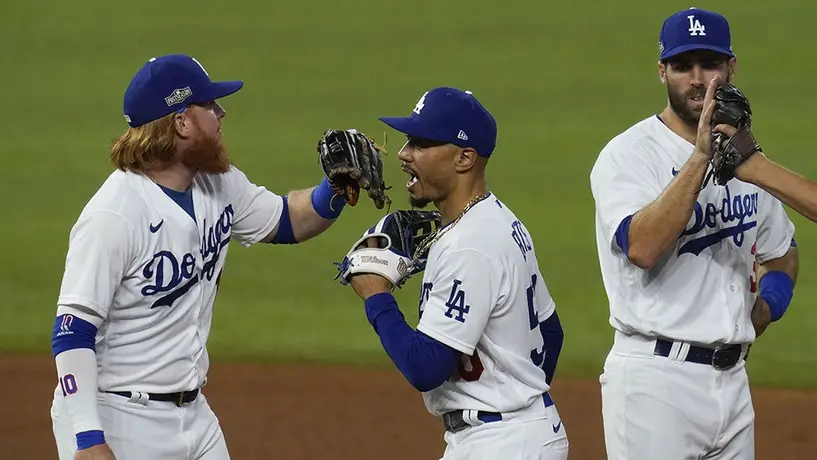 Dodgers: Víctor González debutó en victoria sobre Padres dentro de Playoffs