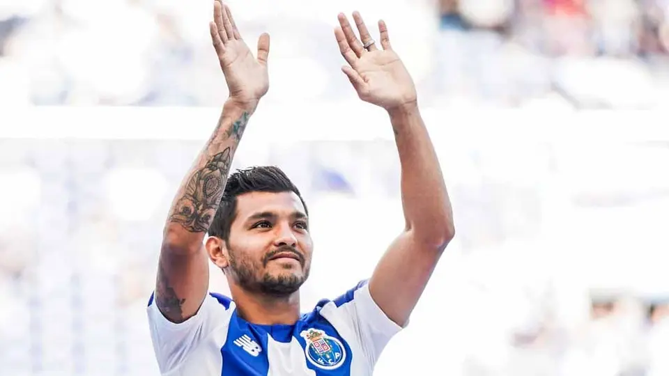 Tecatito Corona: El mexicano fue galardonado como 'Mejor Jugador' de la Liga NOS