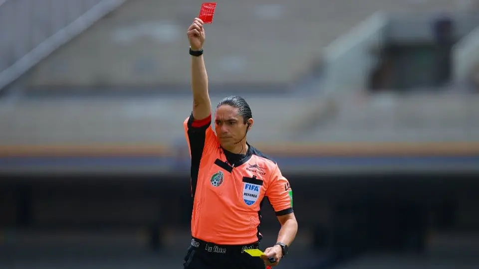 Pumas: Óscar Macías tuvo polémico arbitraje 'a favor' de los felinos