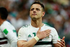 Chicharito Hernández felicitó a Checo Pérez tras podio en el GP de Turquía