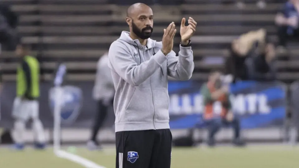 Thierry Henry borrará sus redes sociales debido al racismo y el acoso