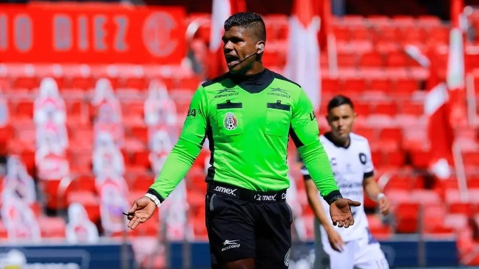 Liga MX: Adalid Maganda fue suspendido para la Jornada 2