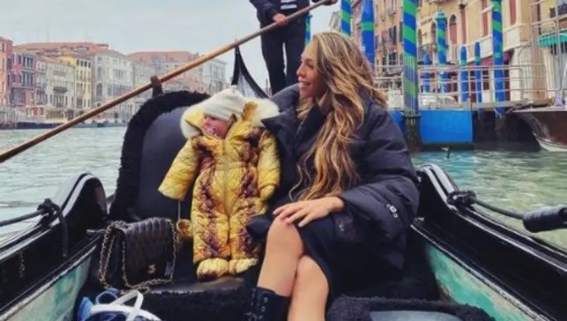 Modelo brasileña reveló tener un hijo con un jugador casado de la Premier League