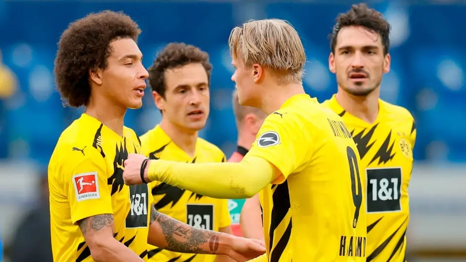 Borussia venció al Hoffenheim y lucha la cima de la Bundesliga