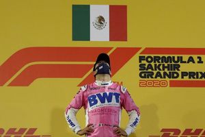 Checo Pérez: Aficionados celebraron triunfo del mexicano en el Ángel de la Independencia