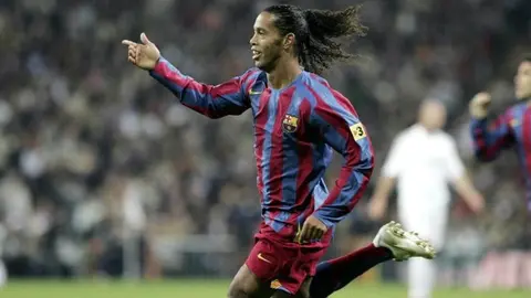 Video: Ronaldinho anunció película biográfica tras su liberación