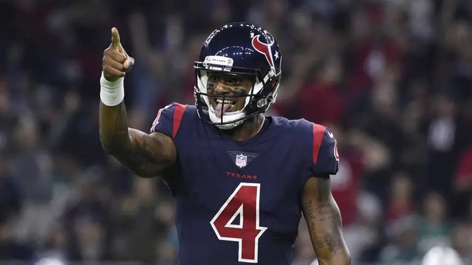 NFL: Deshaun Watson firmó extensión de contrato por 160 MDD con Houston