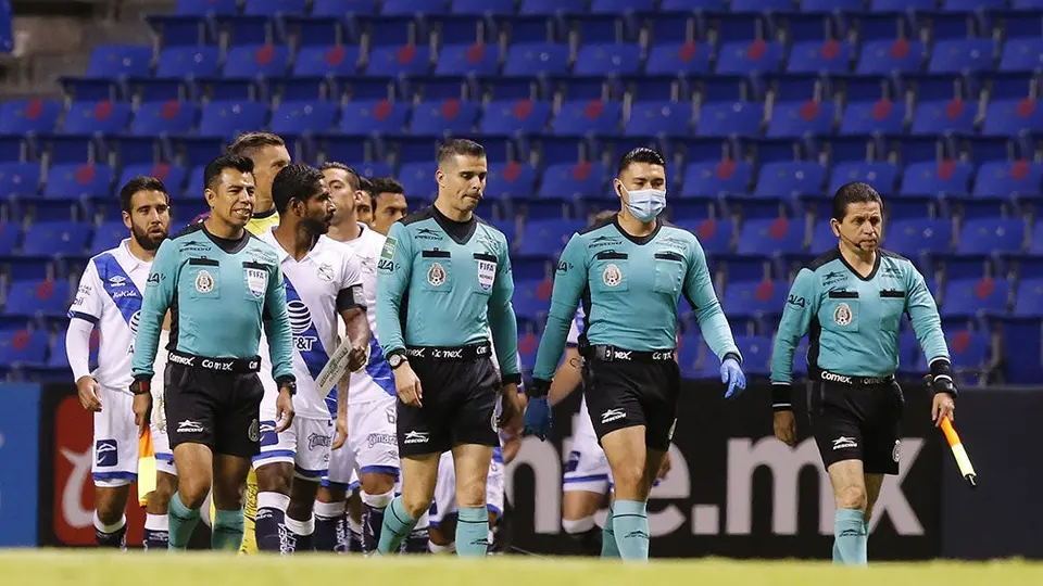 Puebla vs León: Accidente carretero retrasó llegada del VAR