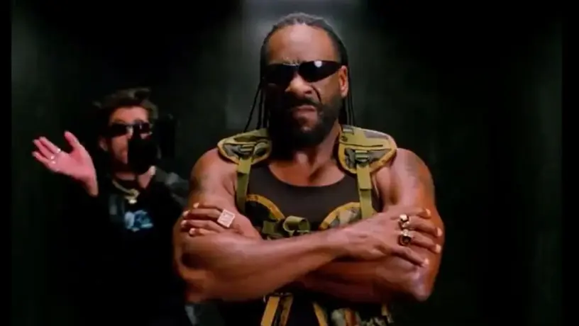 Bad Bunny y Booker T, exluchador de WWE, protagonizaron video musical