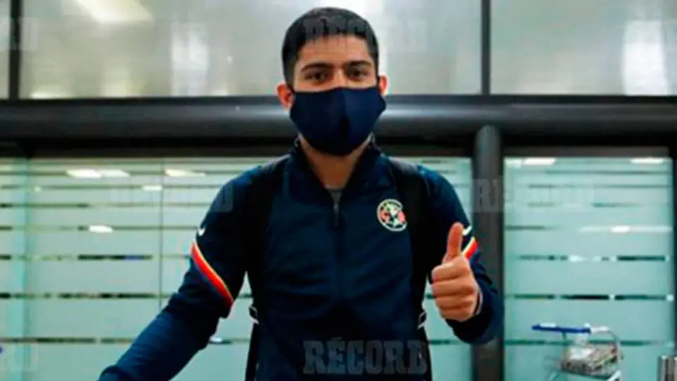 América: Sergio Díaz vive sus primeros días en México encerrado en un hotel