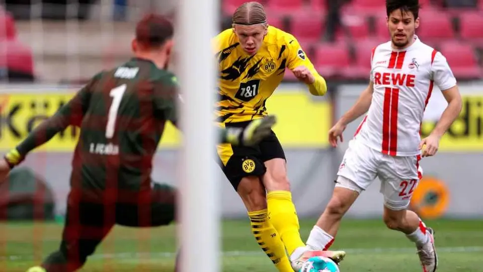 Video: Erling Haaland anotó un golazo a pase de 60 metros en victoria de Borussia Dortmund