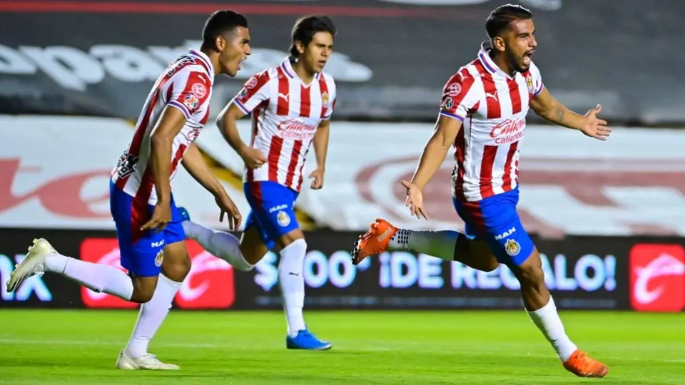Chivas: Consiguió agónico empate ante los Gallos Blancos como visitante