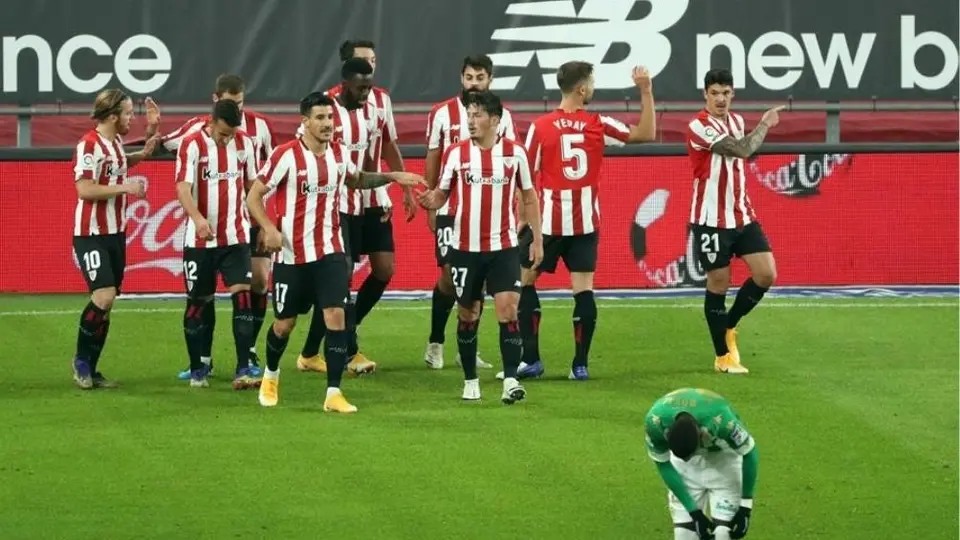 Lainez y Guardado: Betis cayó por goleada ante el Athletic con los dos mexicanos en el campo