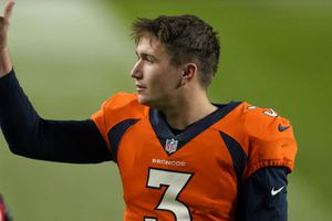 Broncos: Drew Lock se disculpó por no usar cubrebocas