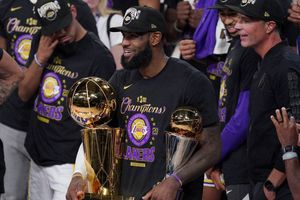 Lakers: Tom Brady felicitó a Lebron James por su cuarto título