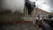 Guatemala: Manifestantes incendiaron Congreso del país centroamericano durante protesta