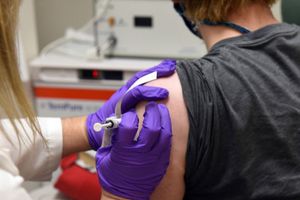 Covid-19: Gran Bretaña aprueba aplicación de vacuna contra coronavirus