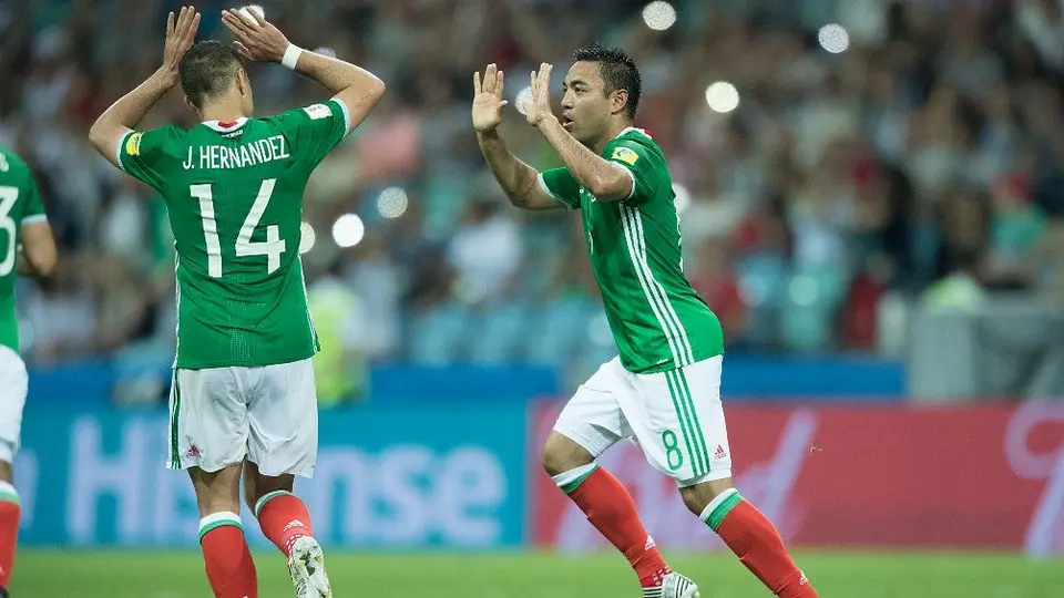 Marco Fabián confía en que Chicharito superará el mal momento que vive con Galaxy