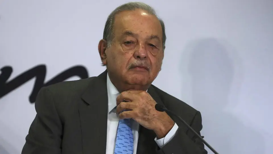 Carlos Slim padece Covid-19 con 'síntomas menores'