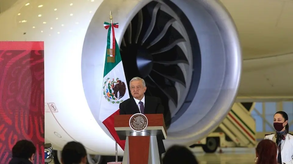 AMLO: "Le hubieran puesto 'Carlos Salinas de Gortari' al avión presidencial"
