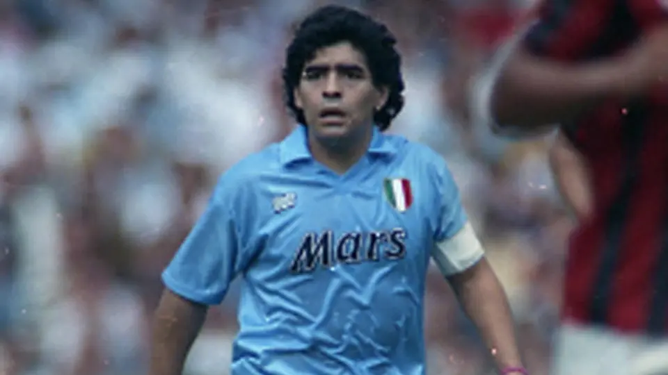 Maradona: Estadio del Napoli cambiará de nombre en honor a su figura histórica