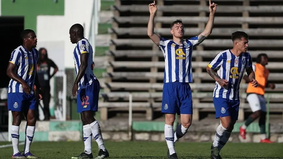 Tecatito Corona: Porto venció al Fabril de Barreiro en la Tercera Ronda de la Copa portuguesa