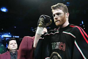 Canelo Álvarez hace llamado para salir adelante ante Covid-19 en Convención Anual del CMB